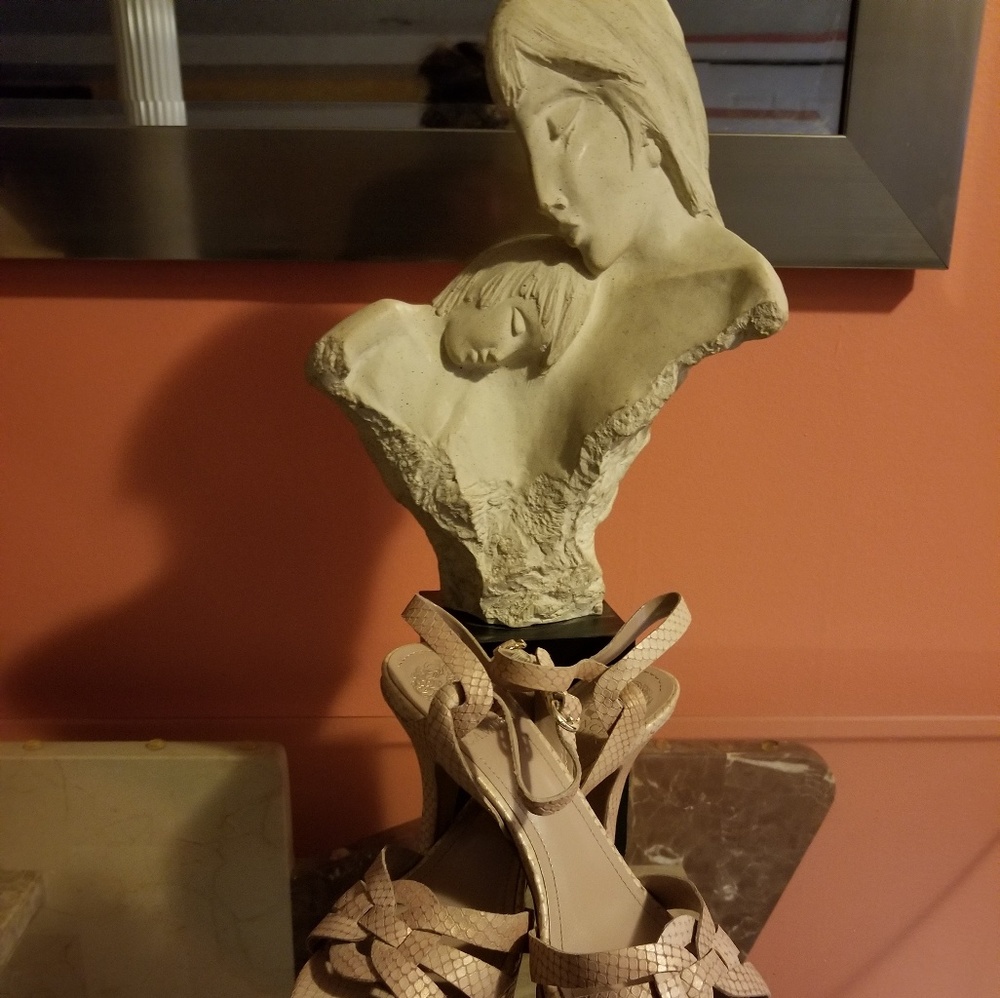 Vince  camuto (sold)